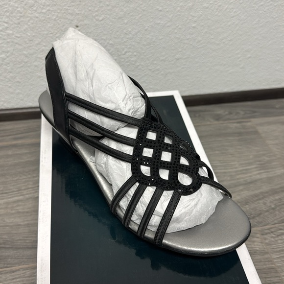 KAREN SCOTT Black Rhinestone Strappy Elinoor Round Toe Slip On Slingback (WIDE) - Picture 4 of 6